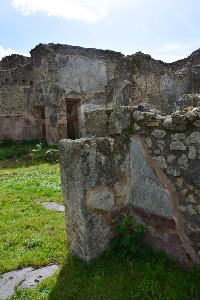 IX.5.18 Pompeii. March 2017. Room l (L), looking towards south-west corner.
Foto Christian Beck, ERC Grant 681269 DÉCOR.

