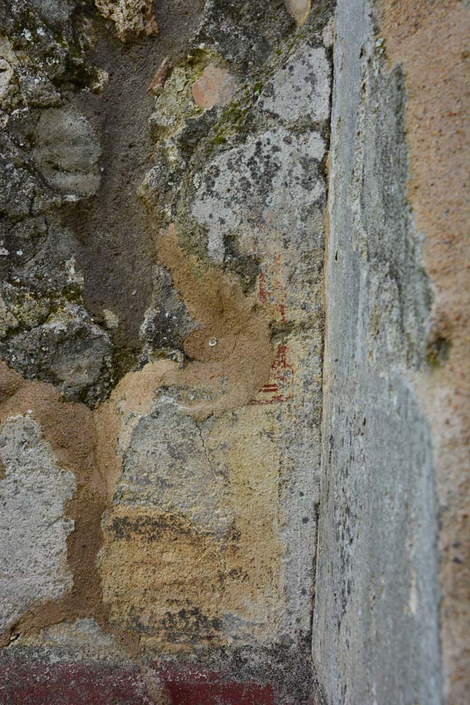 IX.5.18 Pompeii. March 2017. 
Room l (L), detail of painted decoration on south wall in south-west corner.
Foto Christian Beck, ERC Grant 681269 DÉCOR.
