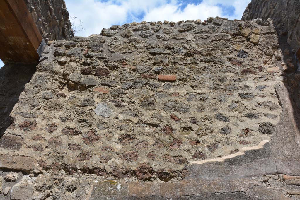 IX.5.18 Pompeii. May 2017. Room a, upper east wall of entrance corridor.
Foto Christian Beck, ERC Grant 681269 DÉCOR.
