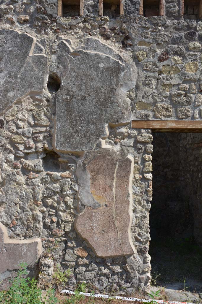 IX.5.18 Pompeii. May 2017. Room b, detail from south wall on east side of room h.
Foto Christian Beck, ERC Grant 681269 DÉCOR.
