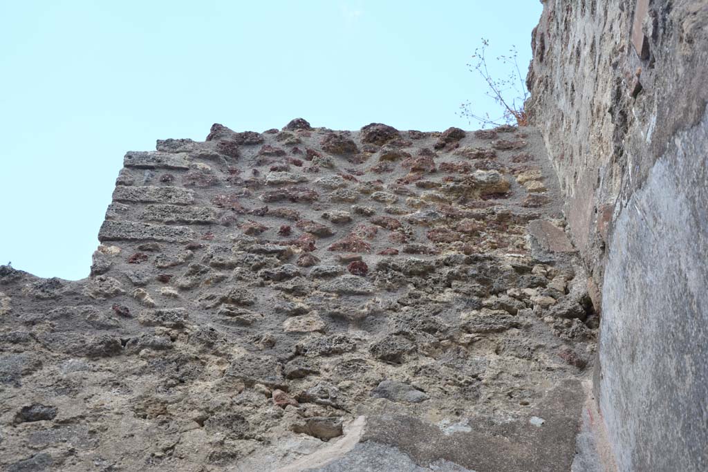 IX.5.18 Pompeii. May 2017. Room d, upper south-east corner.
Foto Christian Beck, ERC Grant 681269 DÉCOR.
