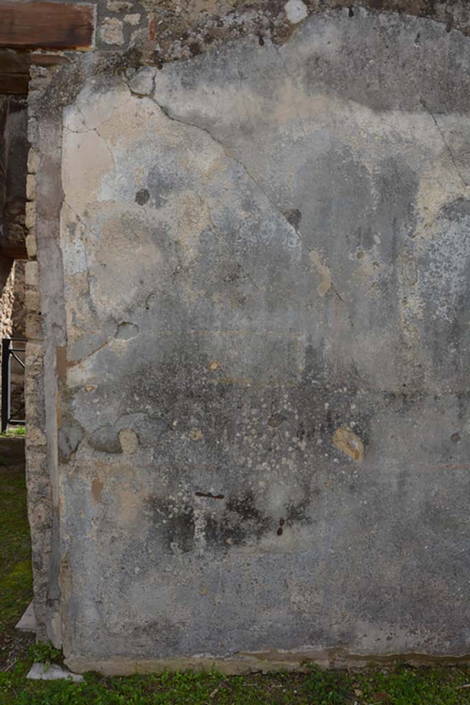 IX.5.18 Pompeii. March 2018. Room “f”, detail from south wall at east end. 
Foto Annette Haug, ERC Grant 681269 DÉCOR.
