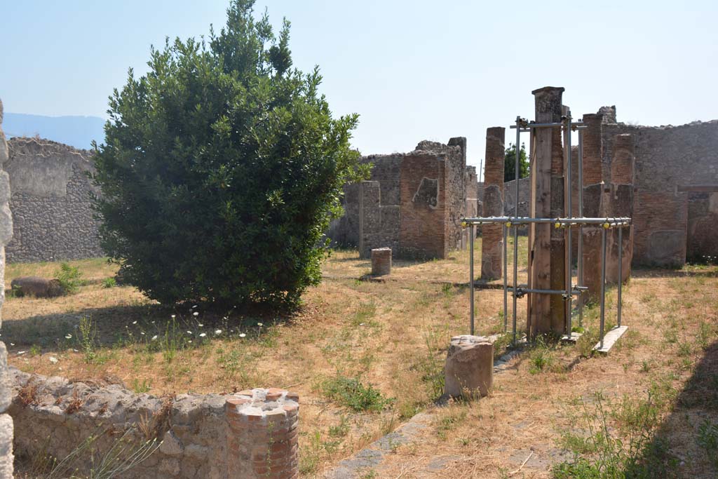IX.6.5 Pompeii. July 2017. Peristyle garden area, looking south-west from north side.
Foto Annette Haug, ERC Grant 681269 DÉCOR.
