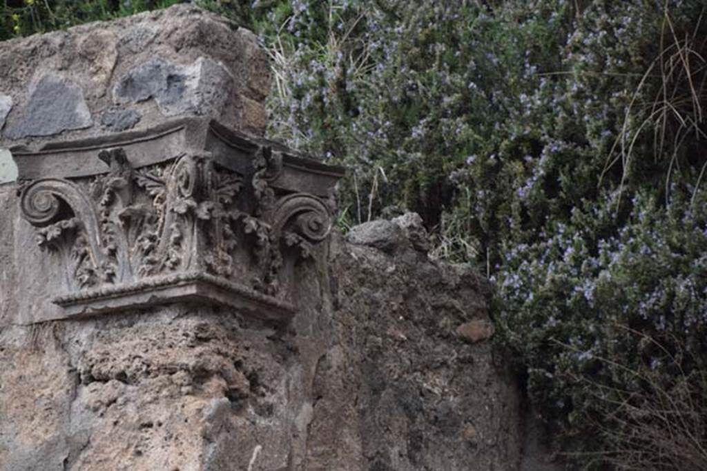 IX.7.3 Pompeii, November 2016. Corinthian capital at side of doorway. Photo courtesy of Marie Schulze.