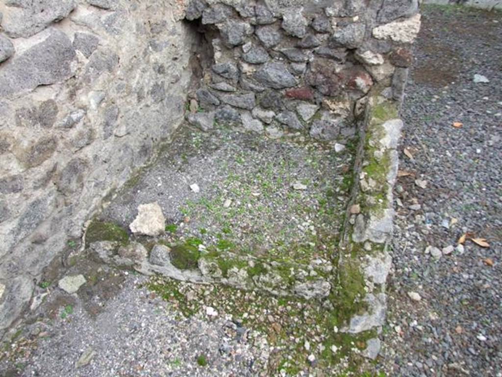 IX.8.1. Rooms.  December 2007.  Feature against north wall of first room to east of shop.