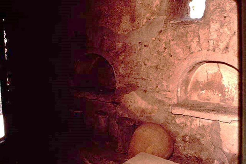 IX.9.10 Pompeii. 1964. Looking towards north wall with two arched niches. Photo by Stanley A. Jashemski.
Source: The Wilhelmina and Stanley A. Jashemski archive in the University of Maryland Library, Special Collections (See collection page) and made available under the Creative Commons Attribution-Non Commercial License v.4. See Licence and use details.
J64f1914