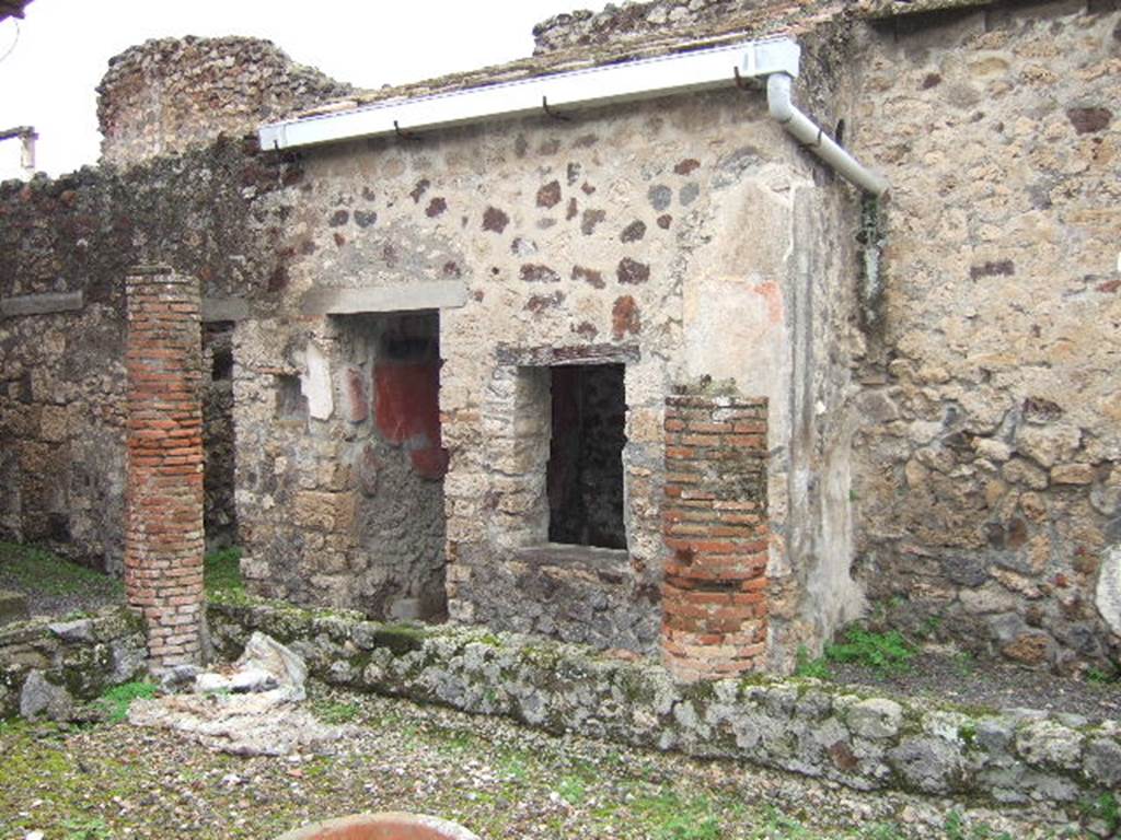 IX.9.c Pompeii.  December 2005.  Room in north west corner of the peristyle.