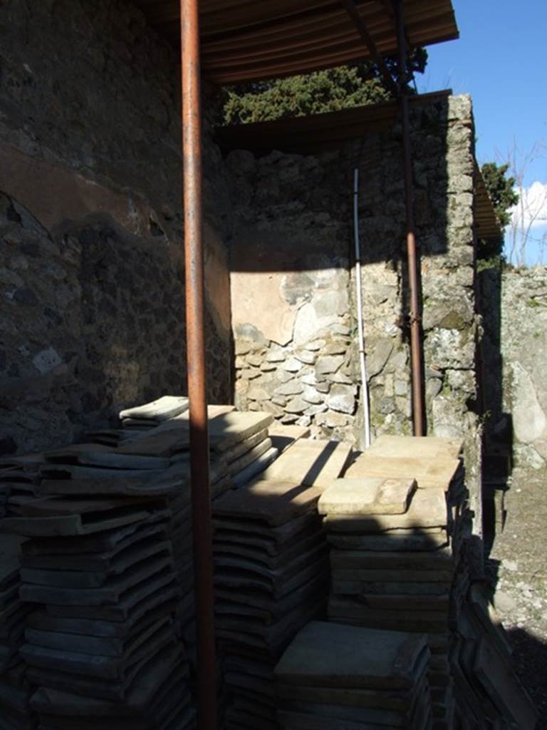 IX.9.d Pompeii. March 2009. North east corner of atrium b.