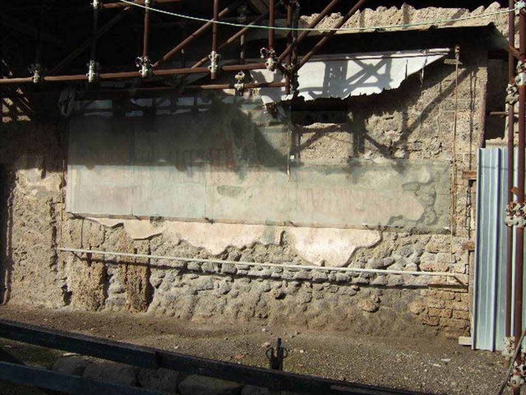 IX.12.6 Pompeii. December 2005. Graffiti beside door, between IX.12.6 and IX.12.7.