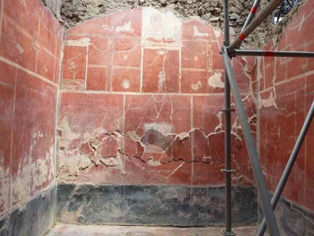 IX.12.9 Pompeii. May 2010. Room 3, east wall of cubiculum.