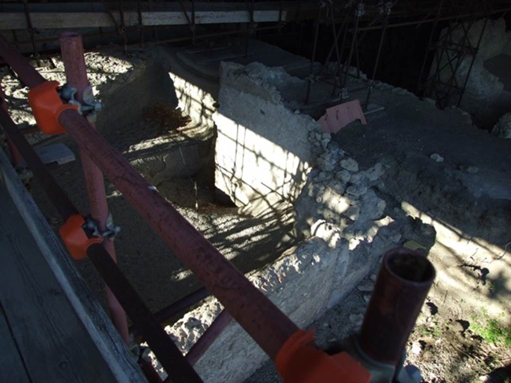 IX.12.9 Pompeii. March 2009. West side. Rooms partly excavated below.