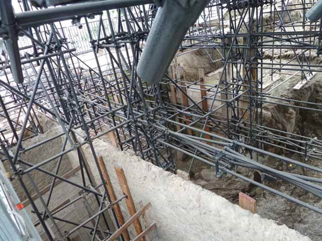 IX.12.A/IX.12.9 Pompeii. May 2010. Looking south-west across roadway towards insula IX.11, from above room 10.