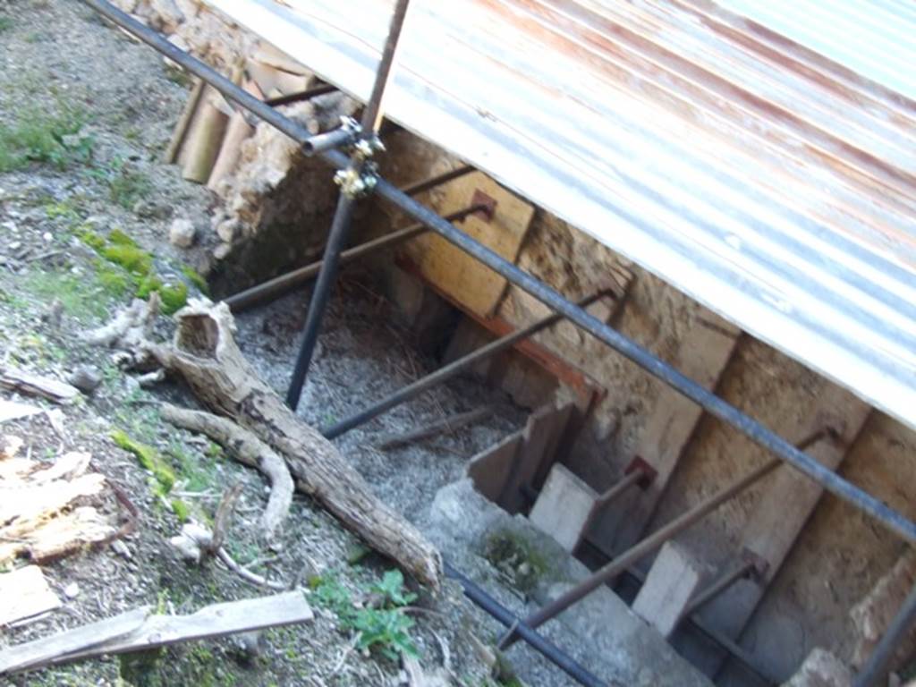 IX.12.A/IX.12.9 Pompeii. March 2009. West side of insula, under excavation.