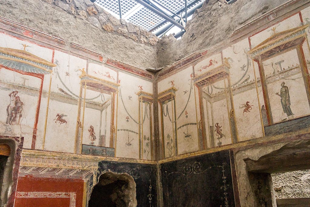 IX.12.A/IX.12.9 Pompeii. July 2024. Room 18, upper south-east corner. Photo courtesy of Johannes Eber.