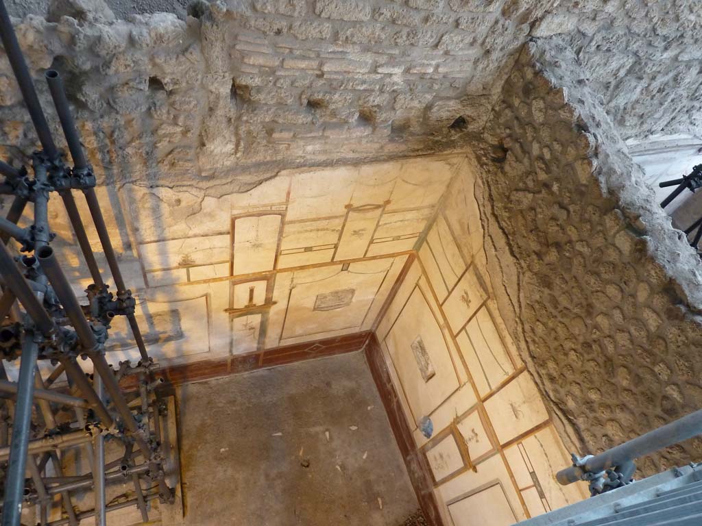 IX.12.9 Pompeii. May 2010. Room 13, north side at east end.