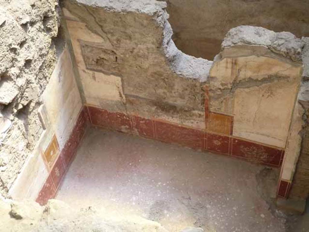 IX.12.B Pompeii. May 2010. Room 10, east and south walls.