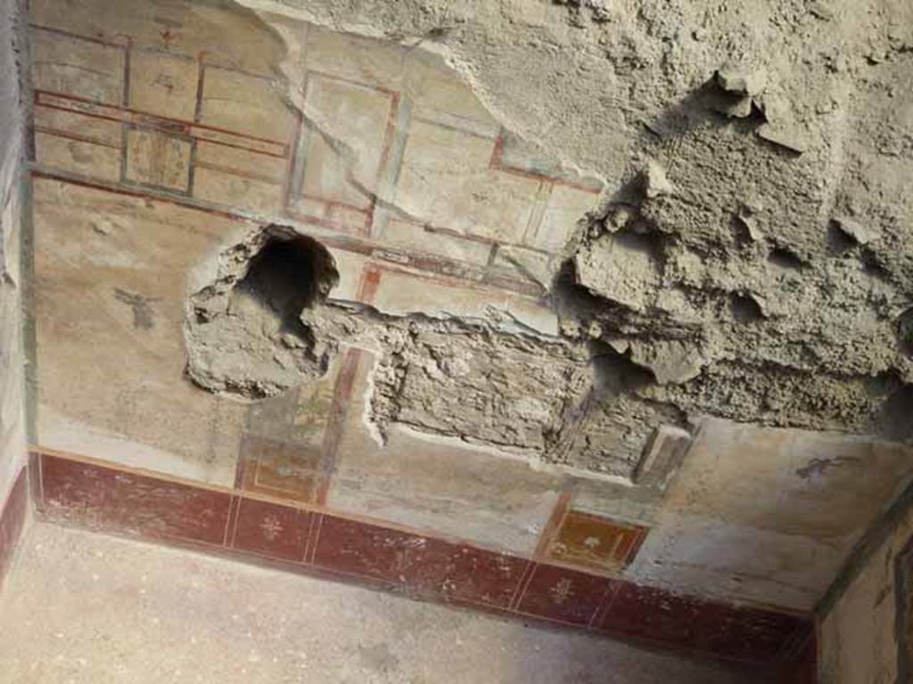 IX.12.B Pompeii. May 2010. Room 10, east wall.