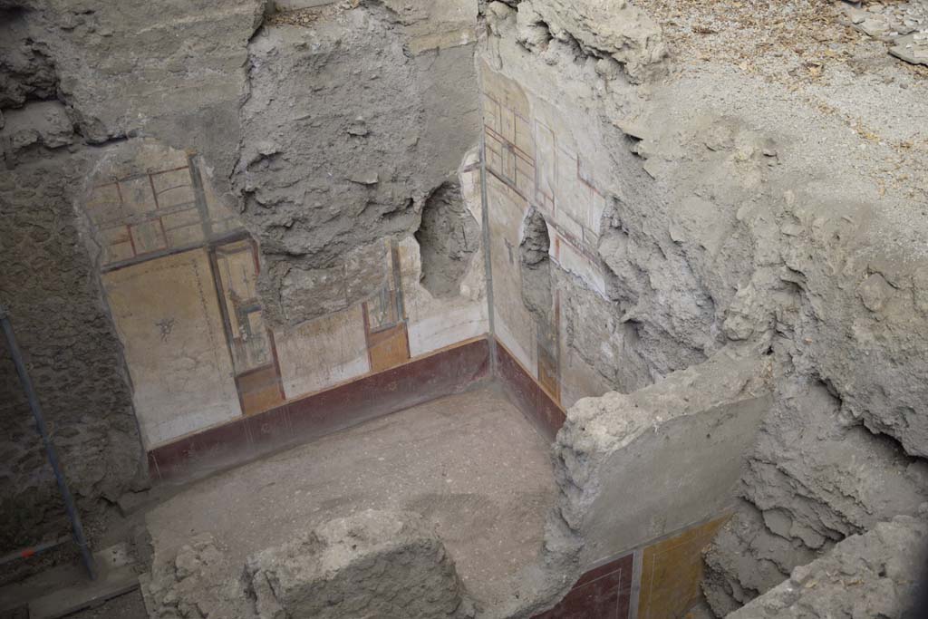 IX.12.B Pompeii. February 2017.
Room 10, looking towards north wall, on left, and east wall, from above room 9. Photo courtesy of Johannes Eber.