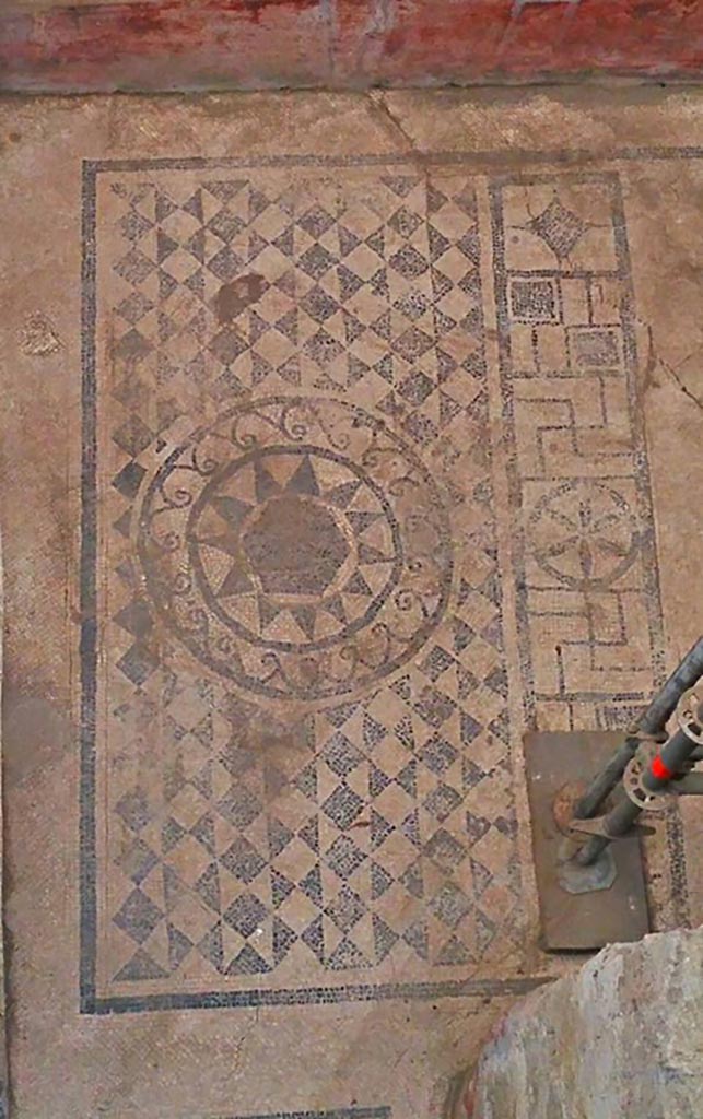 IX.12.B Pompeii. 2016/2017.
Room 8, mosaic floor. Photo courtesy of Giuseppe Ciaramella.