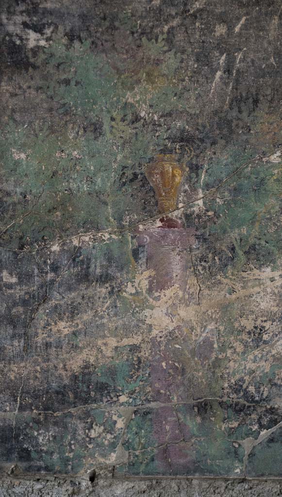 IX.13.1-3 Pompeii. April 2022.
Room 13, detail from upper east wall above doorway to room 12.
Photo courtesy of Johannes Eber.