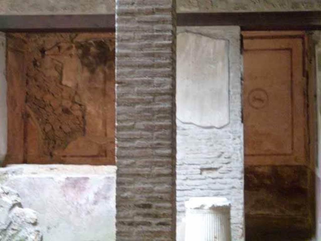 IX.13.1-3 Pompeii. May 2010. Room 22, from room 25. Looking north.