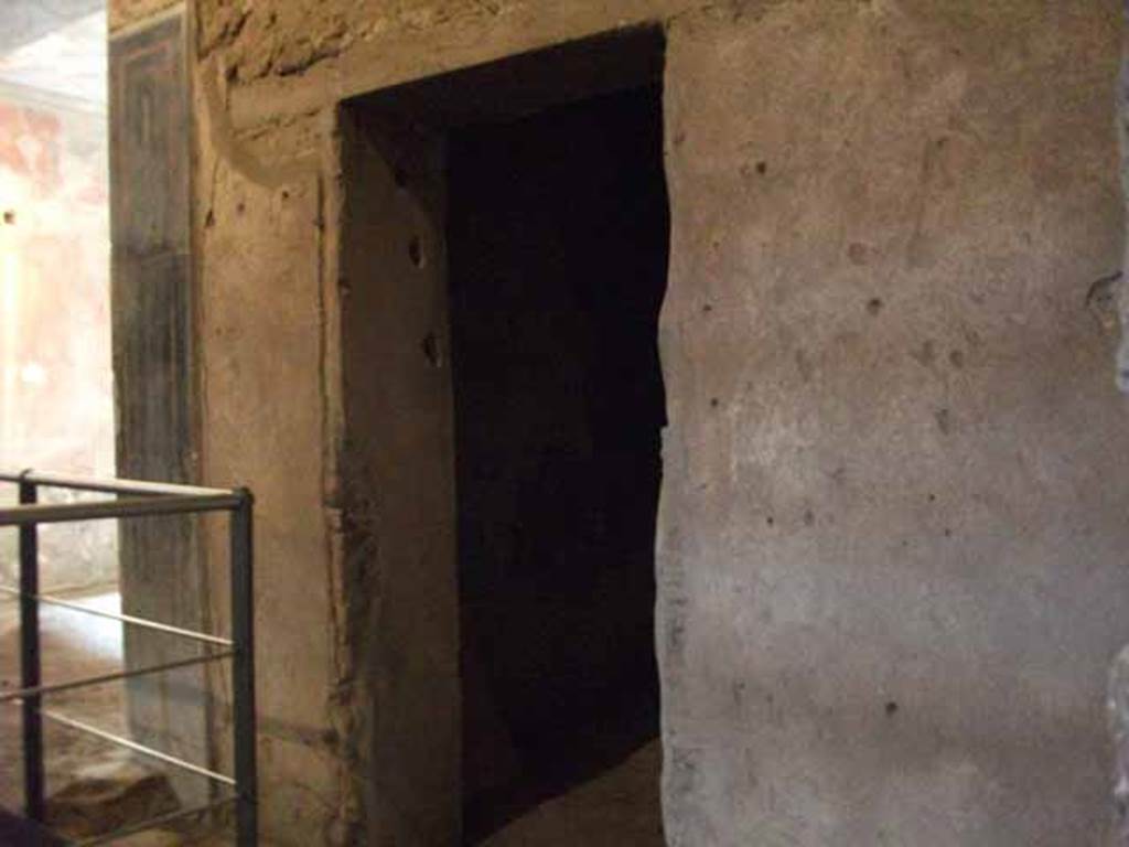 IX.13.1-3 Pompeii. May 2010. Doorway to room 25a.