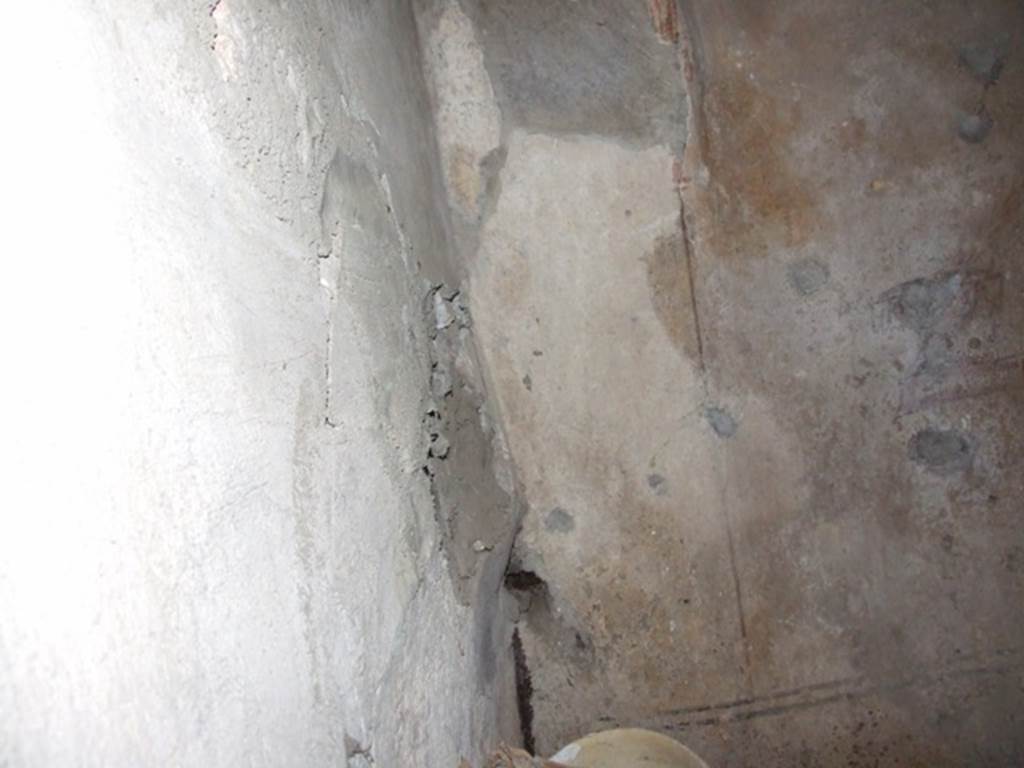 IX.13.1-3 Pompeii. March 2009. Room 6.