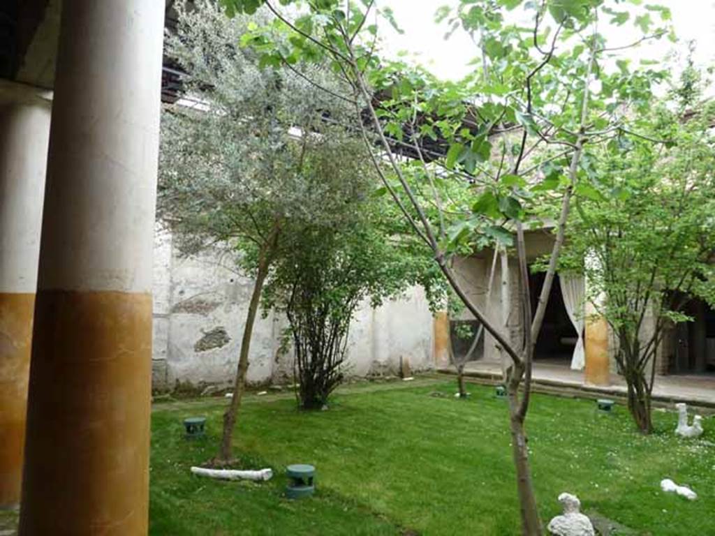 IX.13.1-3 Pompeii. May 2010. Room 9, looking north west towards rooms 13 and 12.