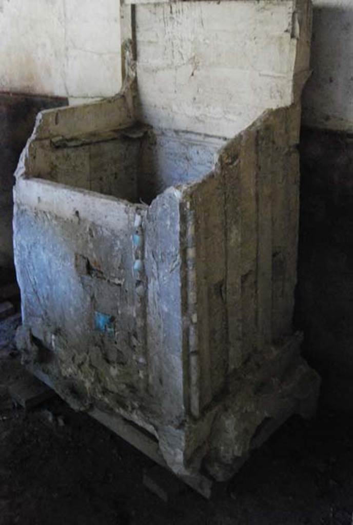 IX.13.1-3 Pompeii. October 2007. Plaster cast of cupboard. Photo courtesy of Nicolas Monteix.
