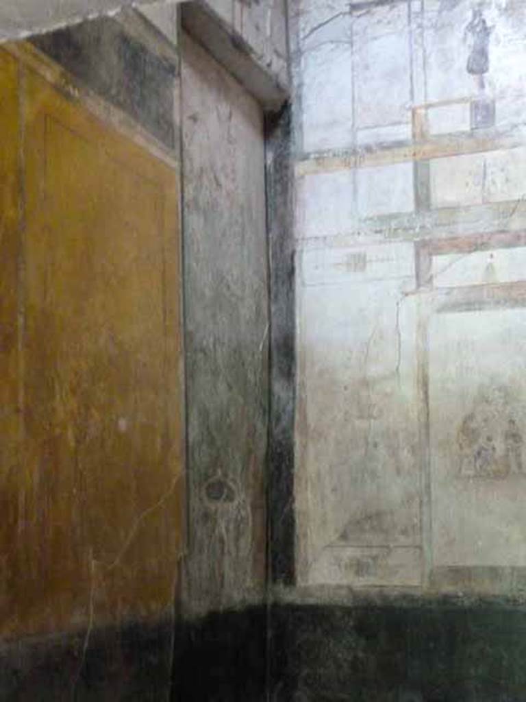 IX.13.1-3 Pompeii. May 2010. Room 12, north-west corner.