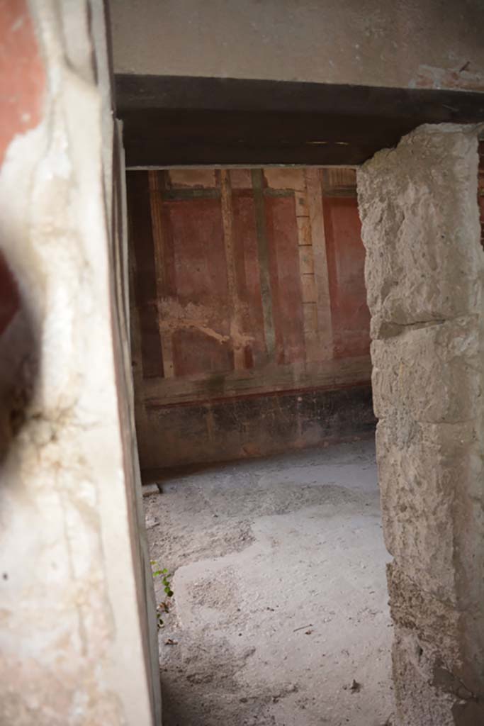 IX.14.4 Pompeii. September 2019. Room 5, doorway into room 3, in east wall.
Foto Annette Haug, ERC Grant 681269 DÉCOR.
