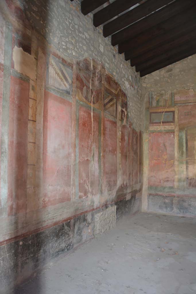 IX.14.4 Pompeii. September 2019. Room 3, looking towards east wall at south end.
Foto Annette Haug, ERC Grant 681269 DÉCOR.
