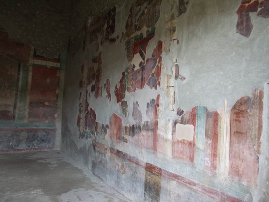 IX.14.4 Pompeii. December 2007. Room 3, oecus west wall.