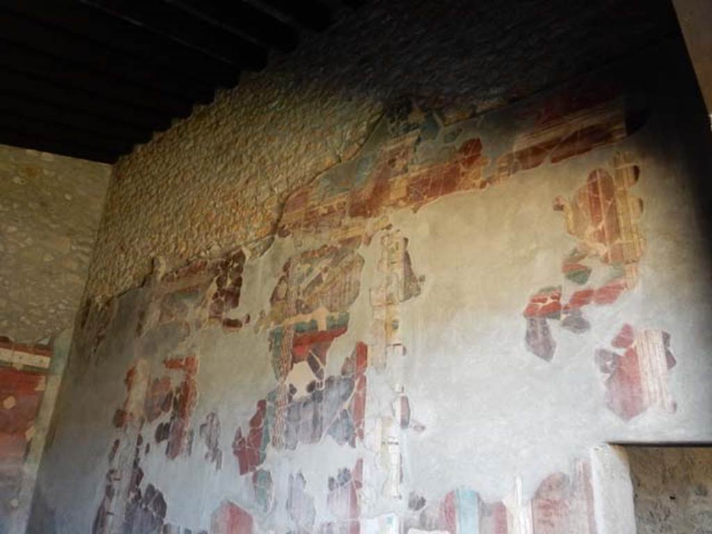 IX.14.4 Pompeii. May 2017. Room 3, upper west wall. Photo courtesy of Buzz Ferebee.

