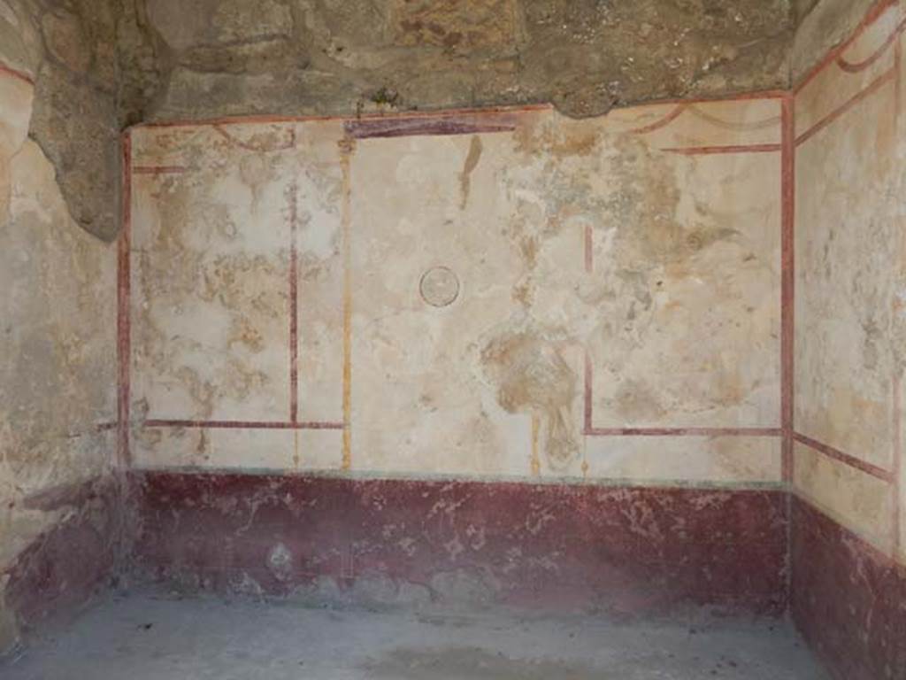 IX.14.4 Pompeii. May 2017. Looking towards east wall of cubiculum E. Photo courtesy of Buzz Ferebee.
