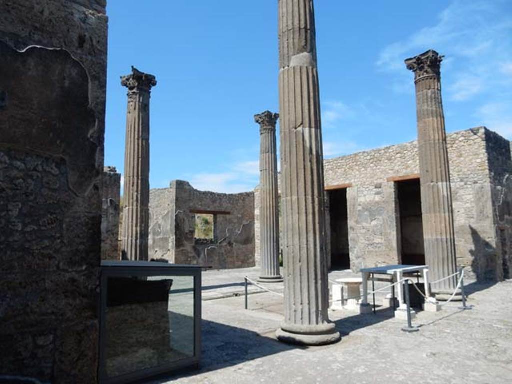 IX.14.4 Pompeii. May 2017.
Looking north-east across atrium B from west ala 25 near the arca, or money chest, on west side of atrium. Photo courtesy of Buzz Ferebee.