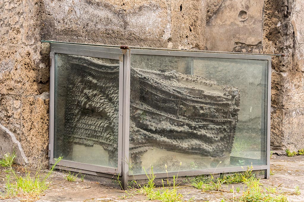 IX.14.4 Pompeii. July 2024. Looking towards south and east side of arca or money chest. Photo courtesy of Johannes Eber.