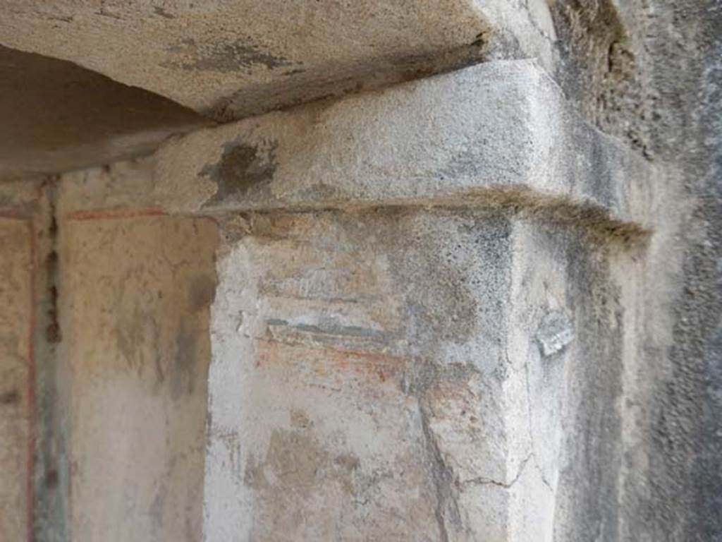 IX.14.4 Pompeii. May 2017. Detail of remaining decoration. Photo courtesy of Buzz Ferebee.