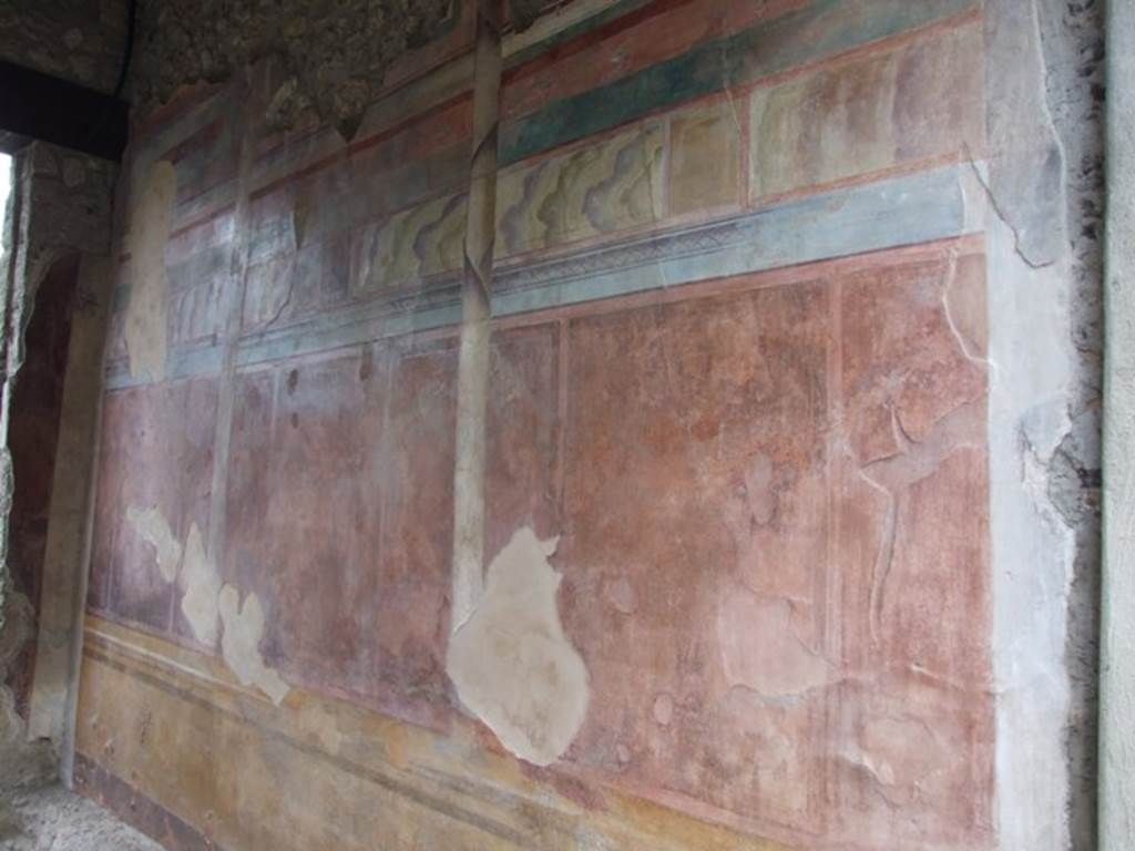 IX.14.4 Pompeii. December 2007. East wall of tablinum, room 19, on the south side of the secondary atrium 27 at IX.14.2. Looking north.