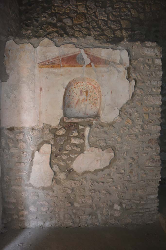 IX.14.4 Pompeii. September 2019. Kitchen 18, lararium niche in south wall.
Foto Annette Haug, ERC Grant 681269 DÉCOR.
