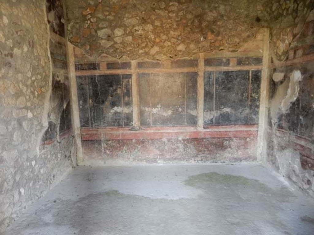 IX.14.4 Pompeii. May 2017. Room 14, looking west across oecus. Photo courtesy of Buzz Ferebee.