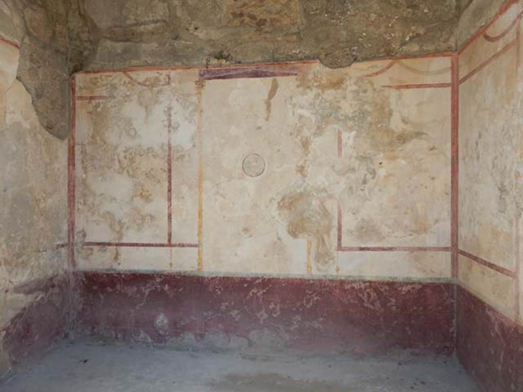 IX.14.4 Pompeii. May 2017. Looking towards east wall of cubiculum E. Photo courtesy of Buzz Ferebee.