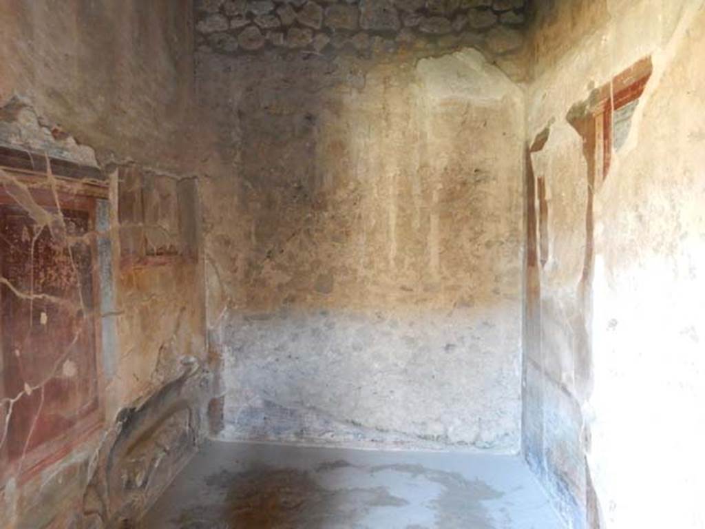 IX.14.4 Pompeii. May 2017. Room 5, looking south from doorway. Photo courtesy of Buzz Ferebee.