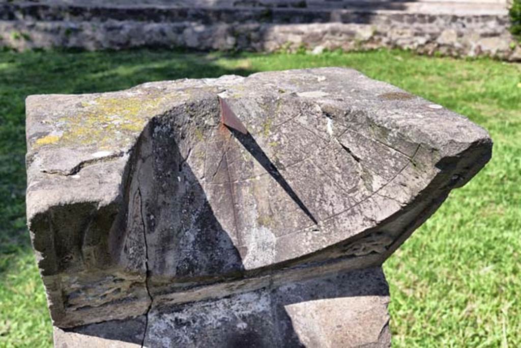 Villa San Marco, Stabiae, April 2018. Area 66, detail of sundial. Photo courtesy of Ian Lycett-King.
Use is subject to Creative Commons Attribution-NonCommercial License v.4 International.