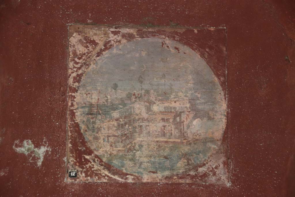 Villa San Marco, Stabiae, September 2019. Room 20, medallion at south end of east wall of portico. Photo courtesy of Klaus Heese.
(original now in Naples Archaeological Museum, inventory number 9408D.)