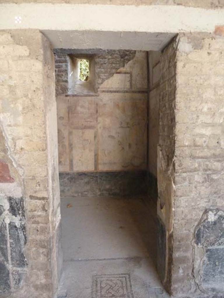 Villa San Marco, Stabiae, September 2015. Room 61, doorway in south-east corner of atrium. Looking south.