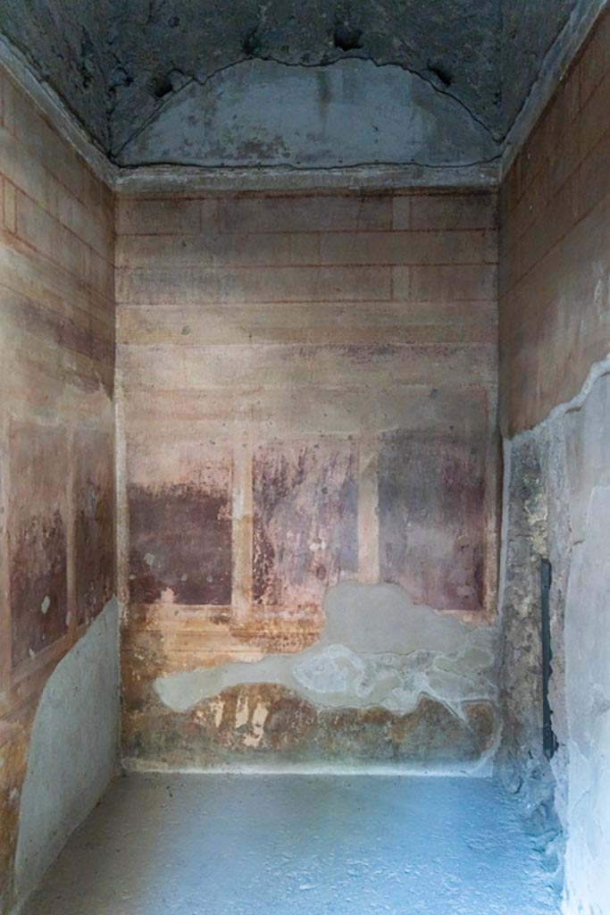 Villa of Mysteries, Pompeii. October 2023. 
Room 19, west wall of cubiculum. Photo courtesy of Johannes Eber.
