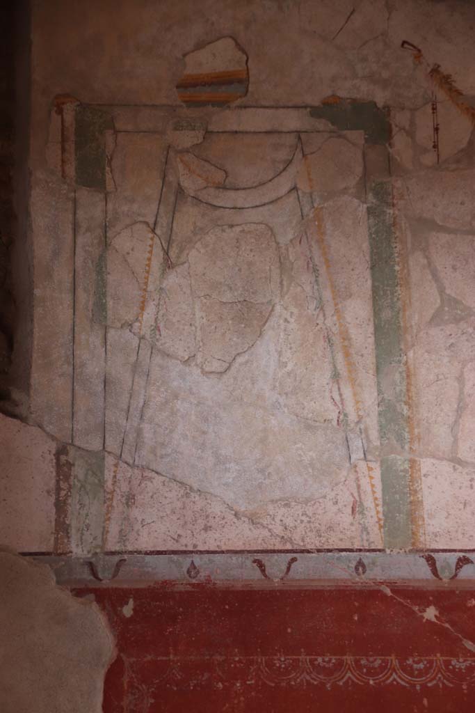 Villa Regina, Boscoreale. September 2021. 
Triclinium IV, detail of painted decoration on upper west wall. Photo courtesy of Klaus Heese.
