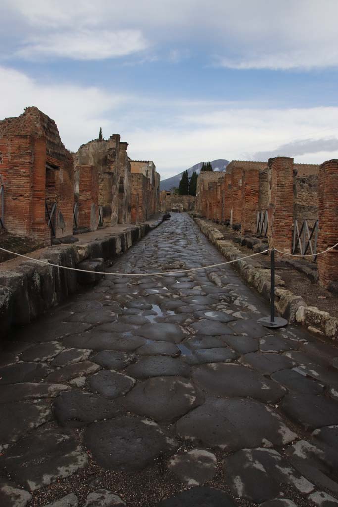 Via Consolare. October 2020. Looking north between VI.17 and VI.3 in the year of the pandemic.
Photo courtesy of Klaus Heese.
