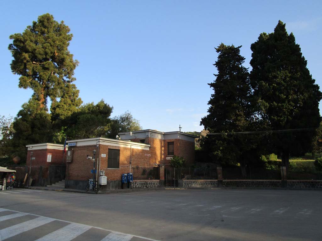 Piazza Esedra, original entrance, Pompeii. April 2019. Photo courtesy of Rick Bauer.